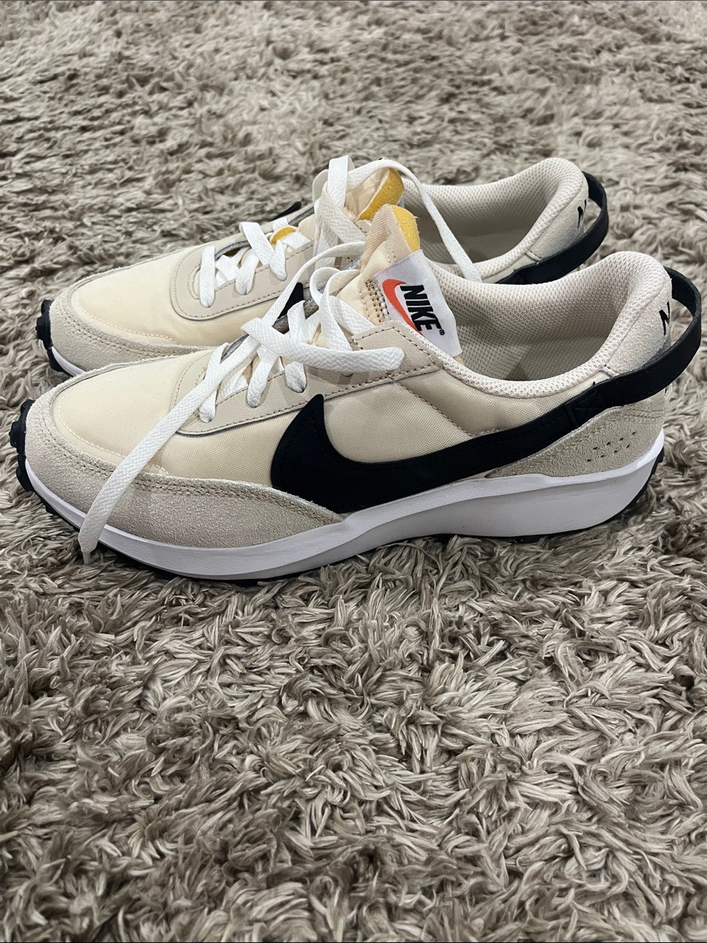 Nike Cream & Black Low-Top Sneakers
